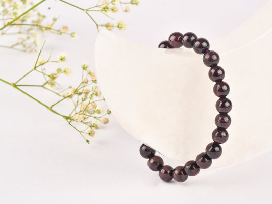 Garnet gemstone for energising and revitalising emotional well-being.
